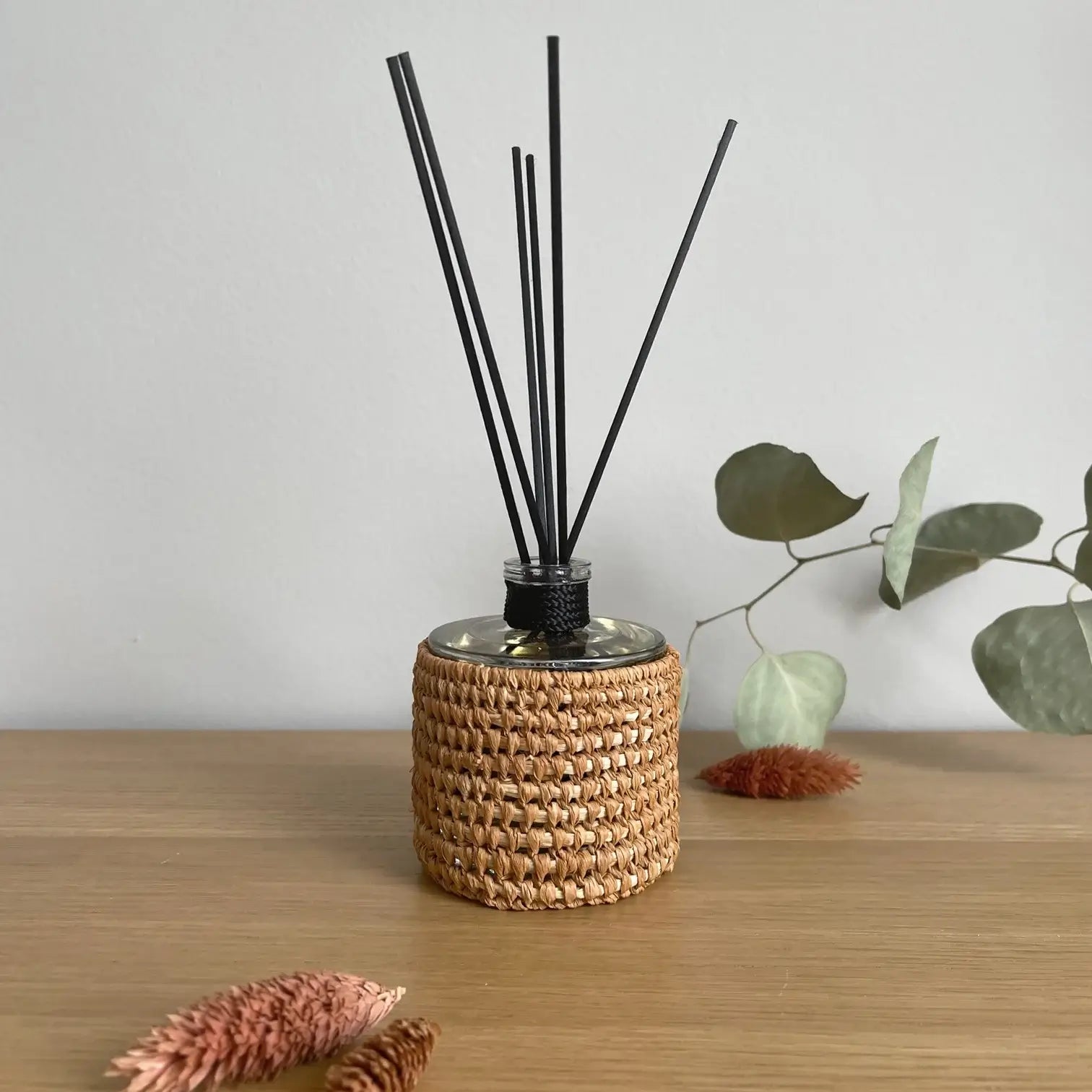 Dounia home Diffuser in made of Raffia reed