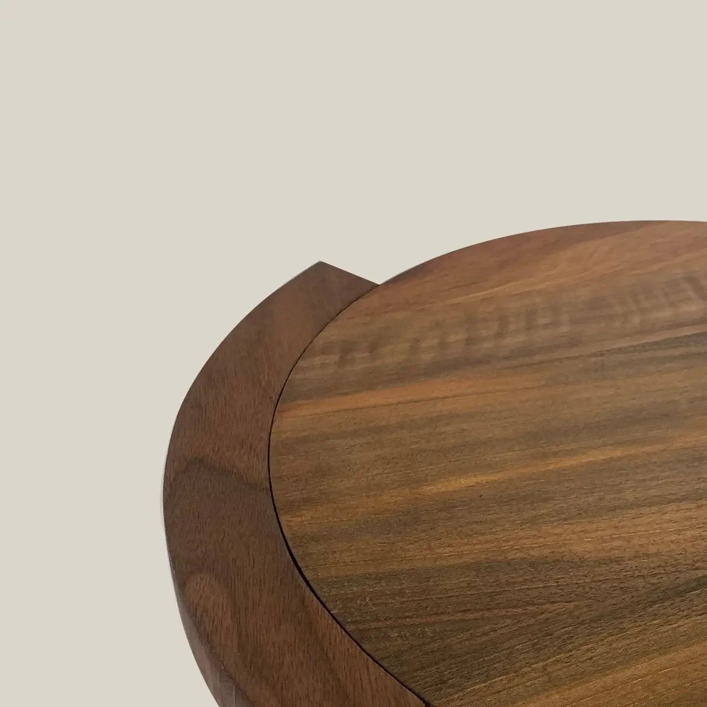 Dounia home Tray in  made of walnut, Model: Kora, Close Up View 
