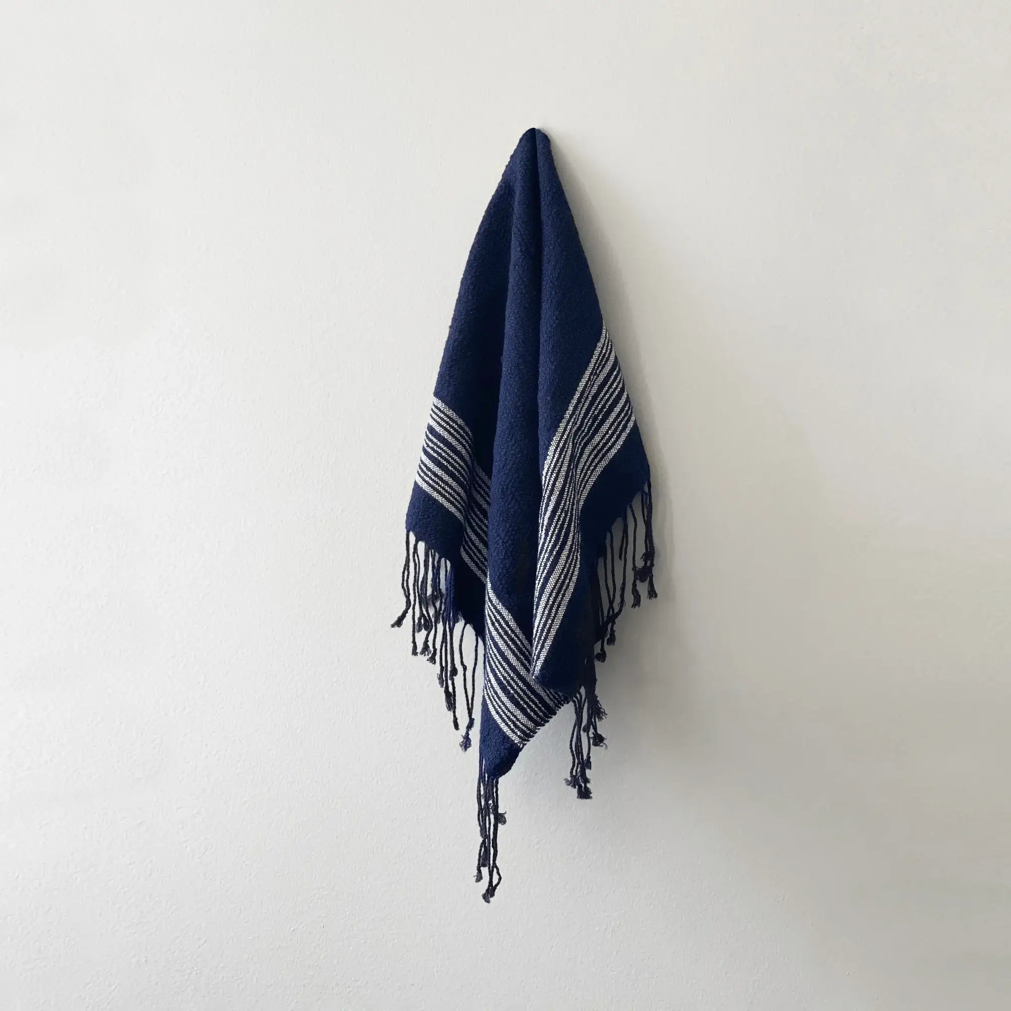 Dounia home Hand towel in Midnight blue made of Cotton, Model: Ziri