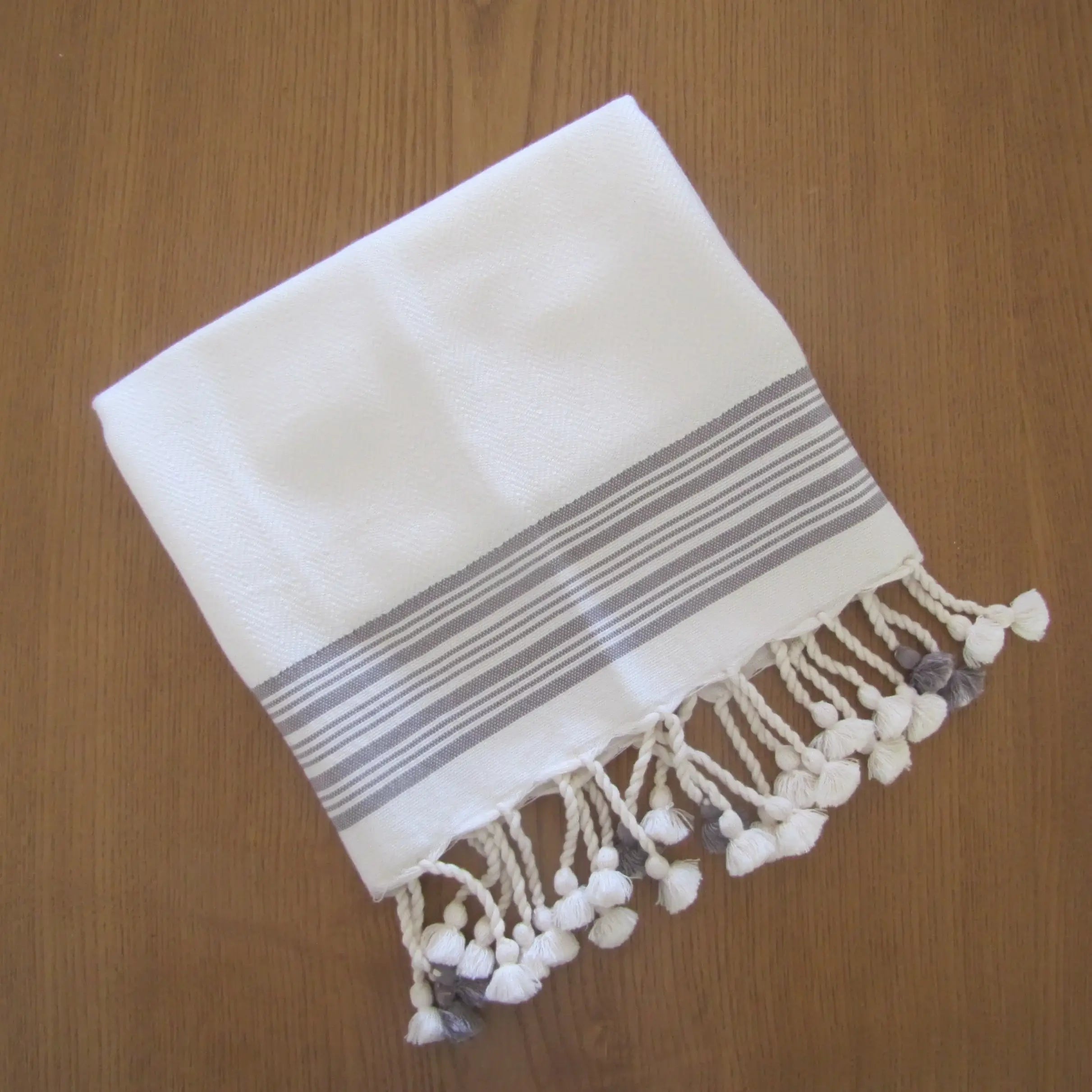 Dounia home Hand towel in Ivory made of Organic cotton, Model: Anir