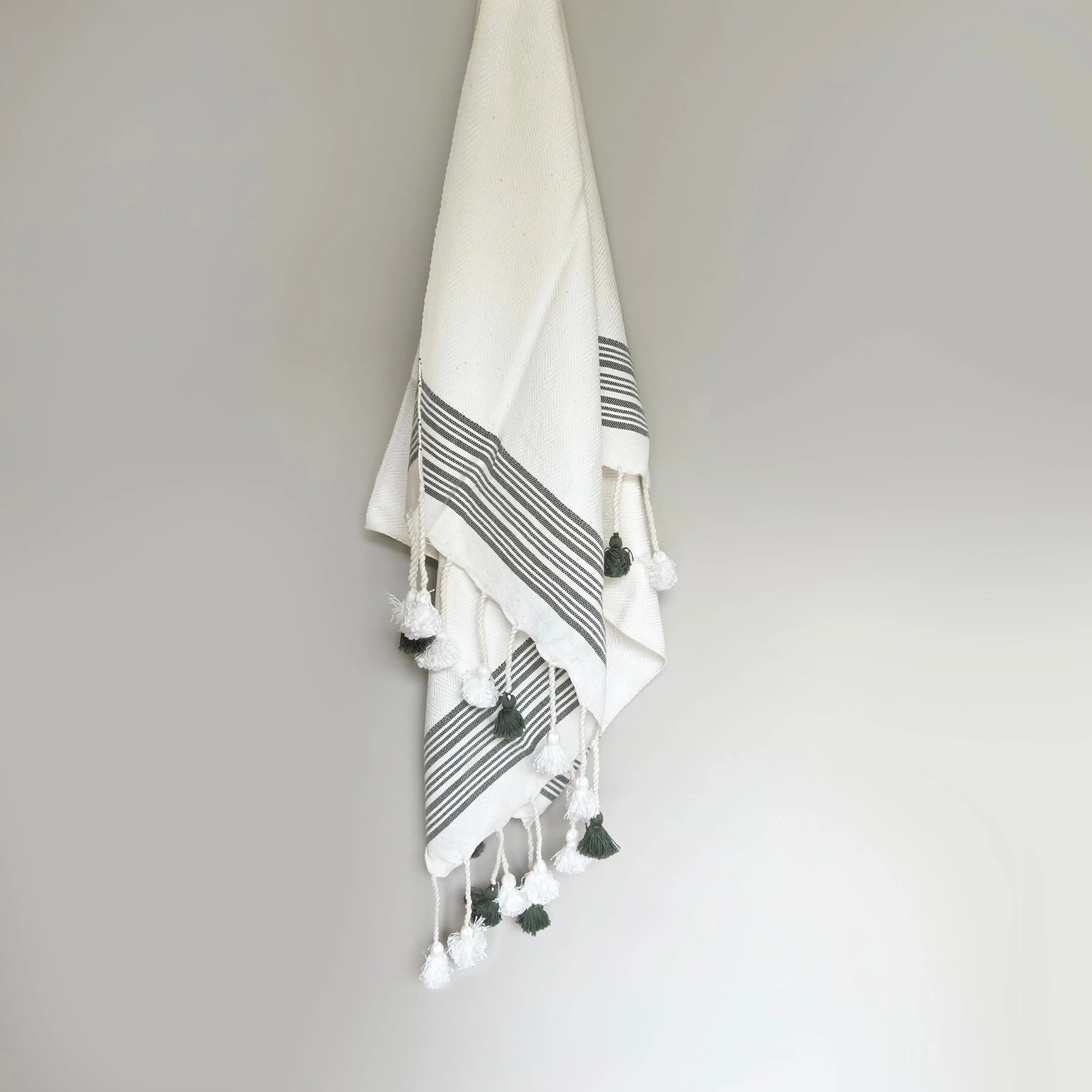 Dounia home Hand towel in Sage /Ivory made of Organic cotton, Model: Lila