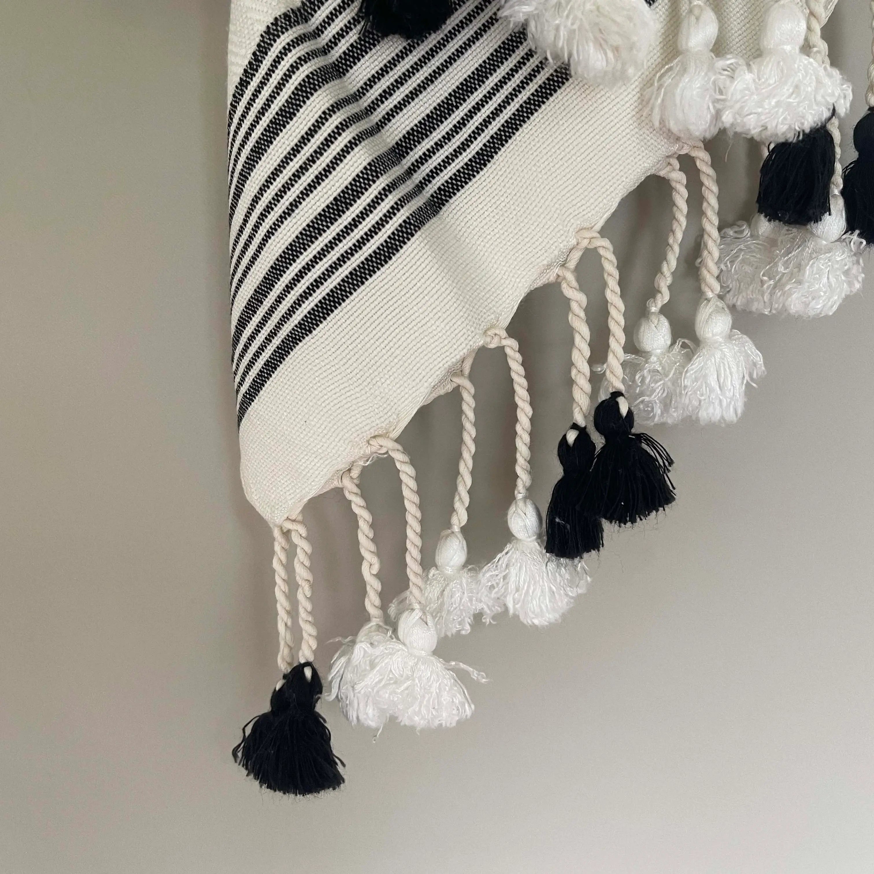 Dounia home Hand towel in Black /Ivory made of Organic cotton/ linen, Model: feya, Close Up View