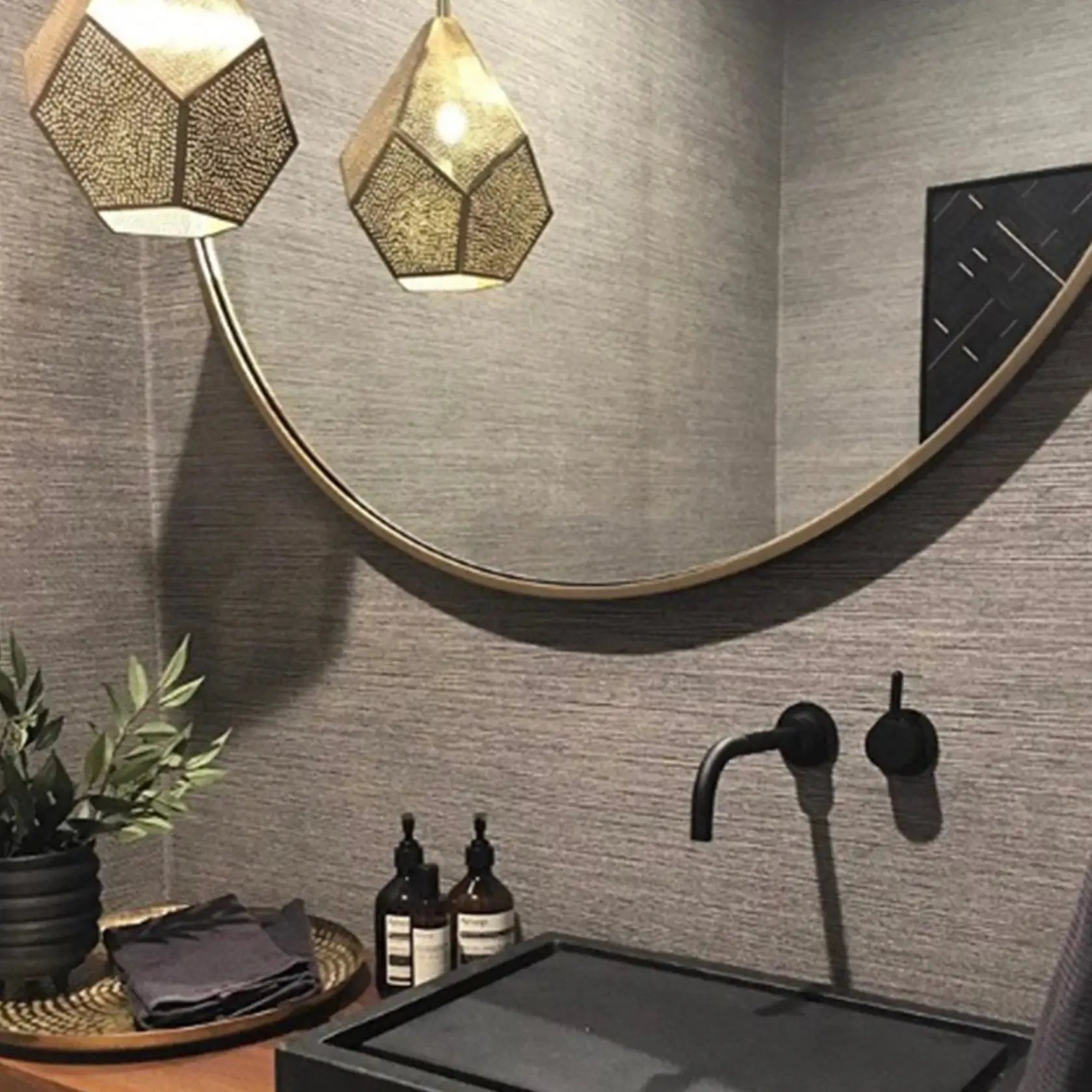 Almas Pendant Light  | Polished Brass  |  Size 11" 