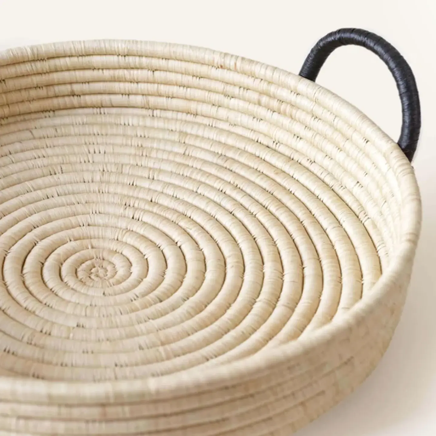 Dounia home Tray in  made of Raffia, Close Up View